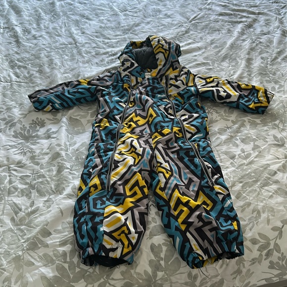European snowsuit size 86 which is US size 18 months